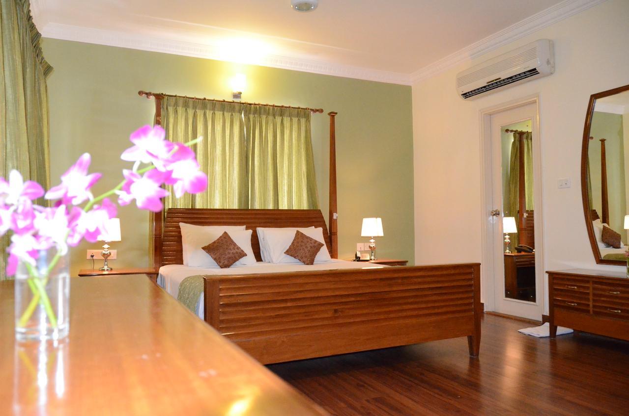 Trinity Suits Bangalore Esterno foto