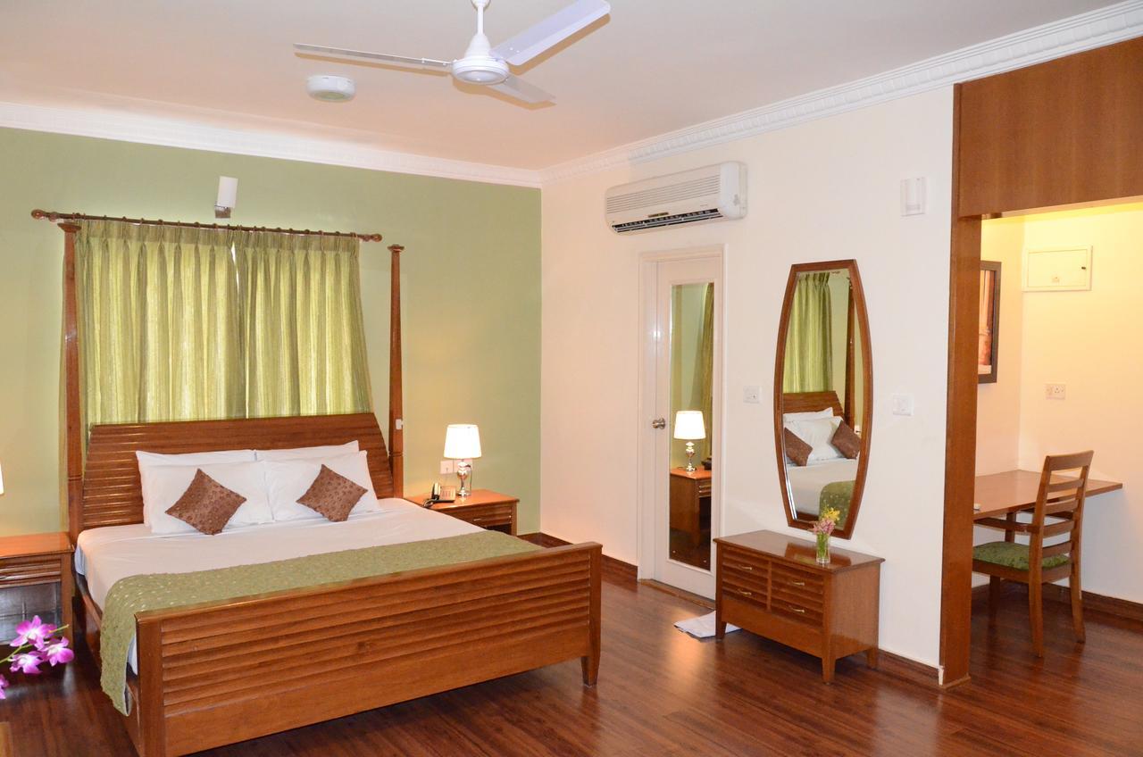 Trinity Suits Bangalore Esterno foto