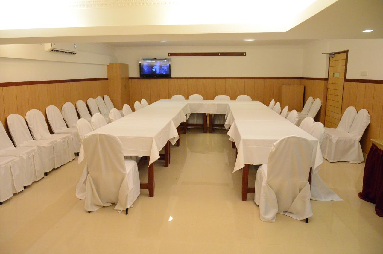 Trinity Suits Bangalore Esterno foto