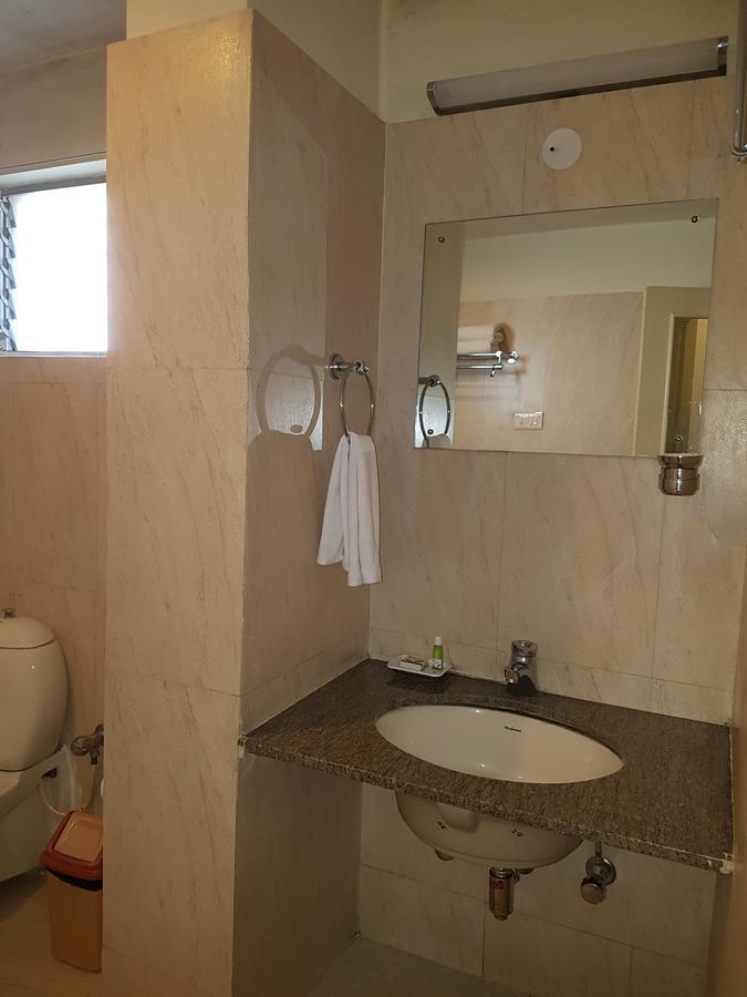 Trinity Suits Bangalore Esterno foto