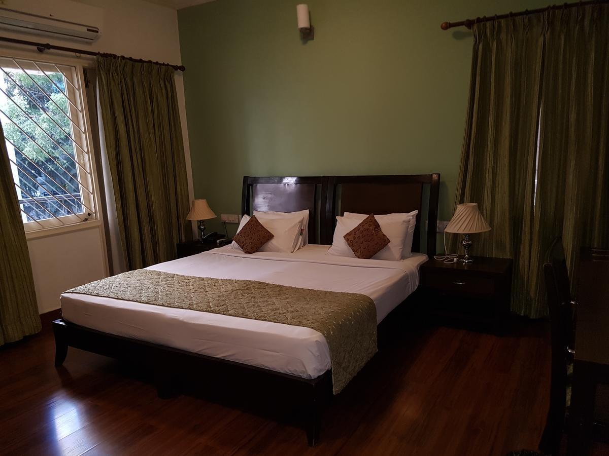 Trinity Suits Bangalore Esterno foto