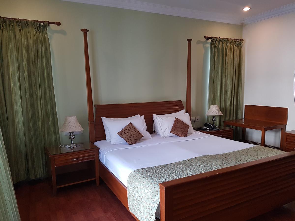 Trinity Suits Bangalore Esterno foto