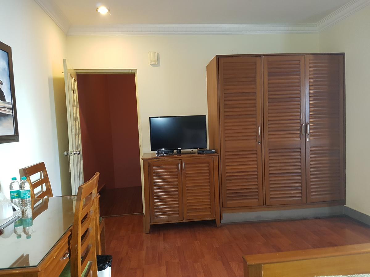Trinity Suits Bangalore Esterno foto