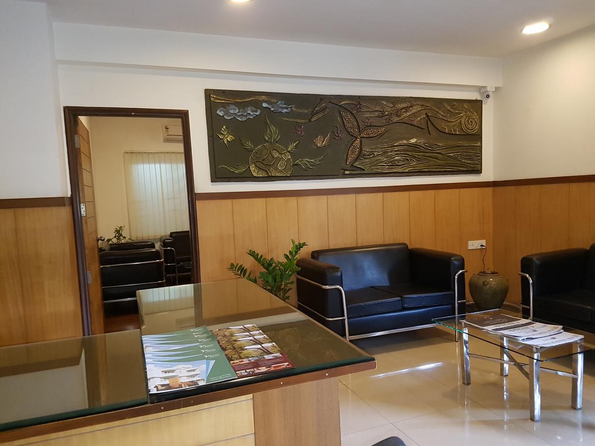 Trinity Suits Bangalore Esterno foto